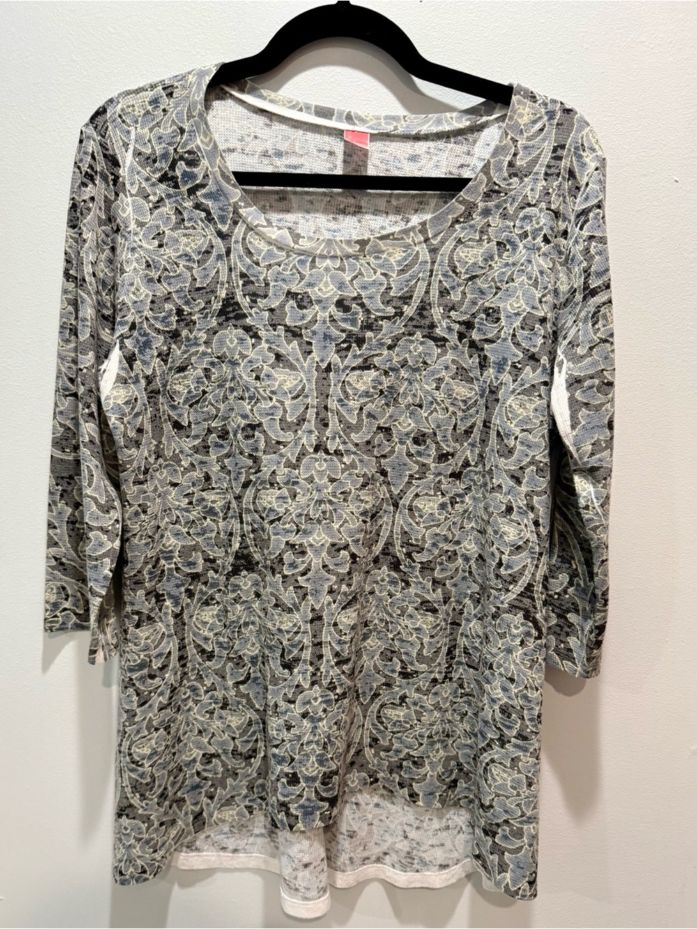 Before + Again Gray Ornate Floral Print Lightweight Knit Top Size L Made in USA